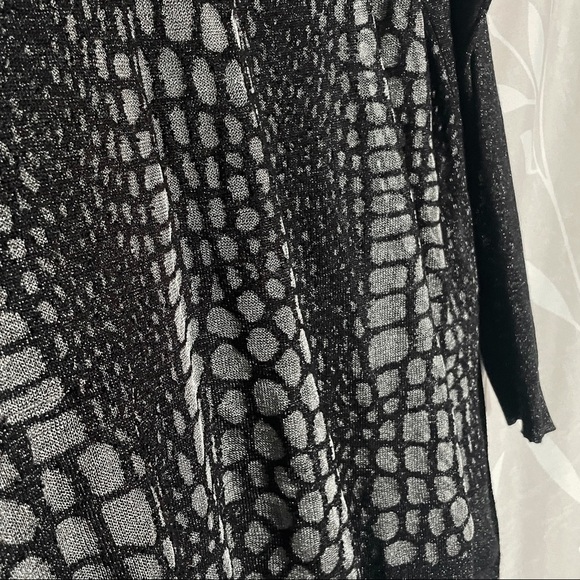 🌺 Worthington Black Slinky Semi Sheer Abstract Print Stretchy Sweater Size XL - Picture 4 of 9